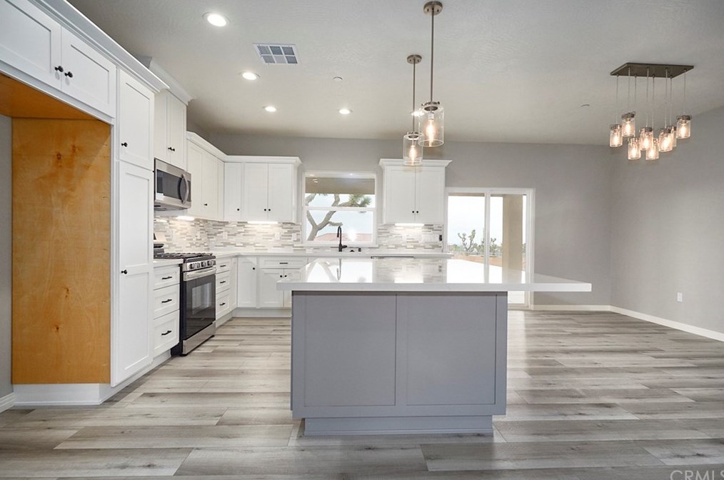 3790 Aragon Rd, Phelan CA  92371 exterior