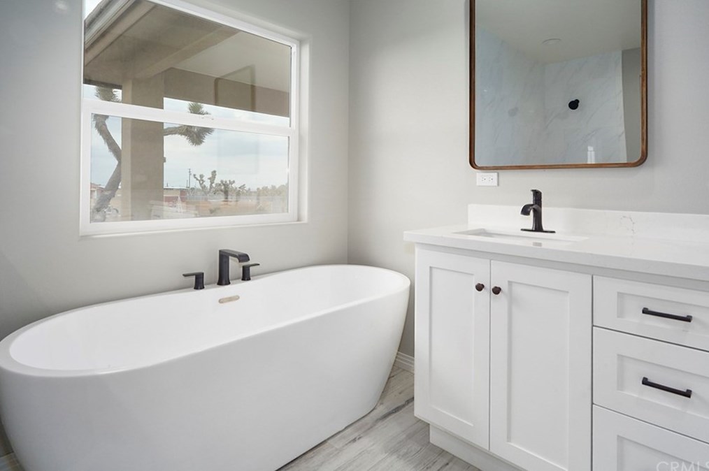 3790 Aragon Rd, Phelan CA  92371 exterior