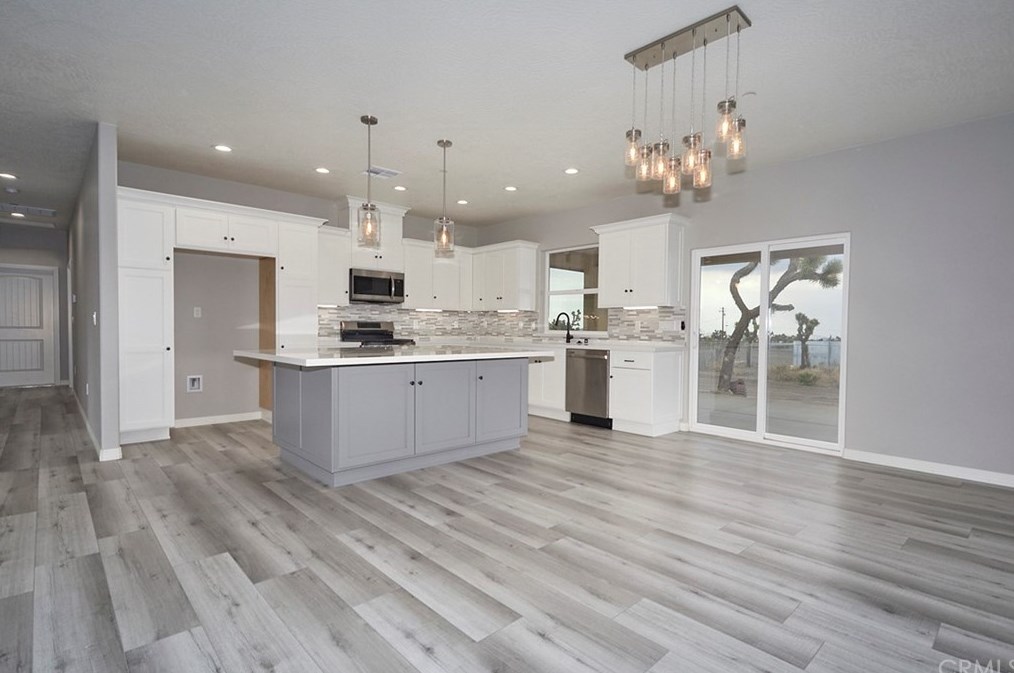 3790 Aragon Rd, Phelan CA  92371 exterior