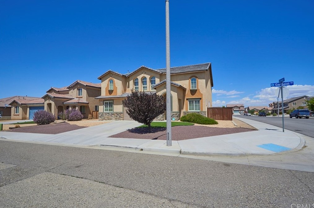 15053 Garibaldi St, Victorville, CA 92394