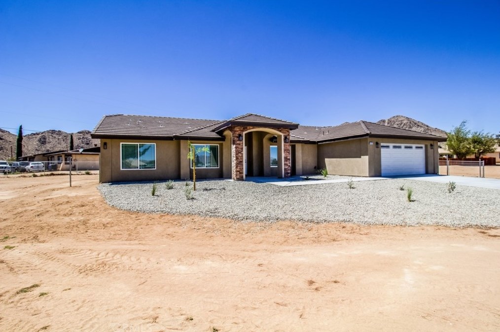 15717 Sago St, Apple Valley, CA 92307-6204