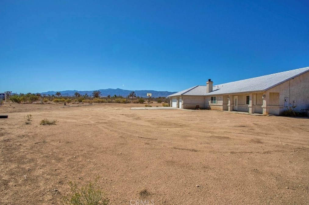 13128 Pacific Rd, Phelan, CA 92371-6742