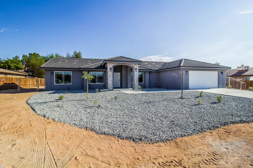 15582 Tonekai Rd, Apple Valley, CA 92307-6131
