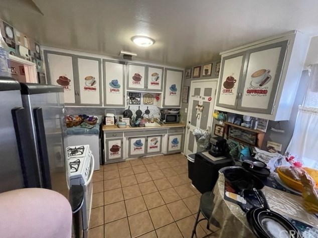 1451 Riverside Dr, Barstow CA  92311-2431 exterior