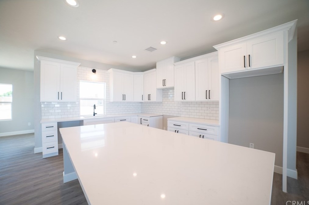 16775 Choco Rd, Apple Valley, CA 92307-1636