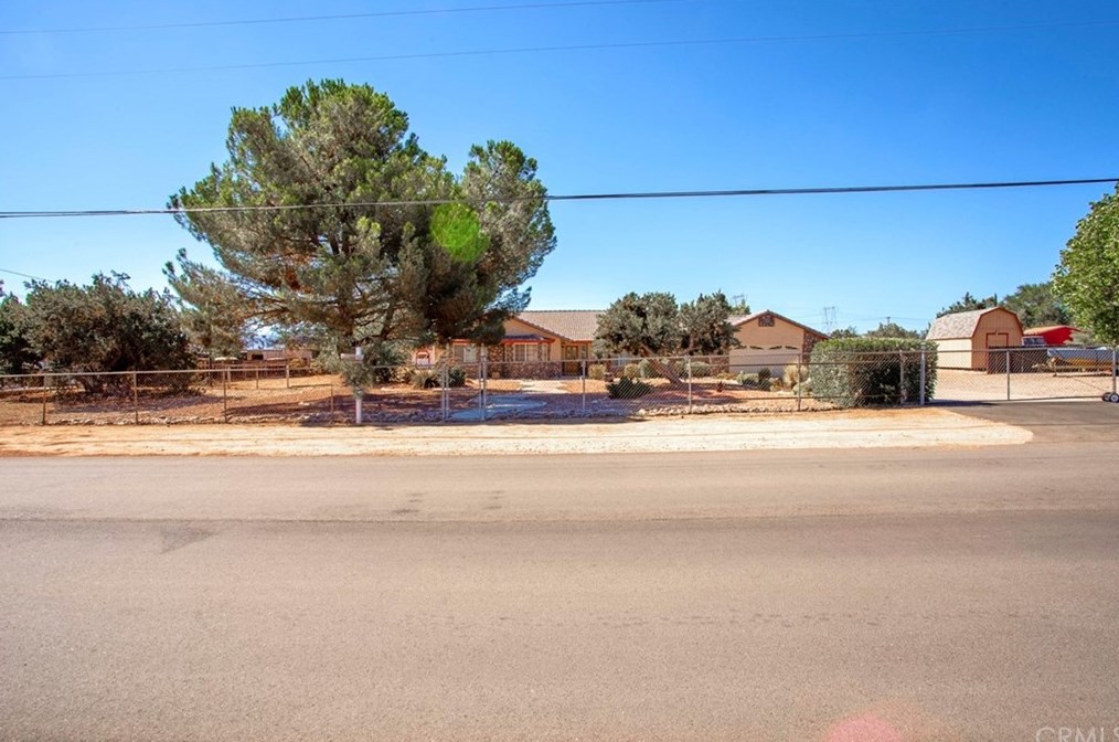 15687 Wells Fargo St, Hesperia, CA 92345-4340