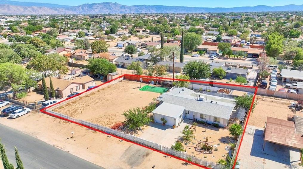 16247 Live Oak St, Hesperia, CA 92345-3133