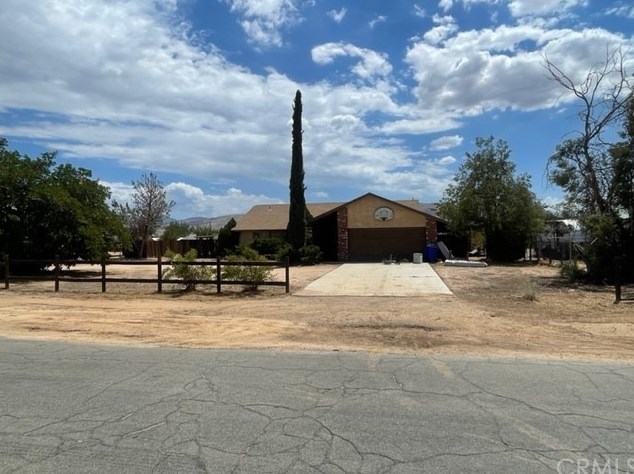 11169 Caribou Ave, Apple Valley, CA 92308-7864