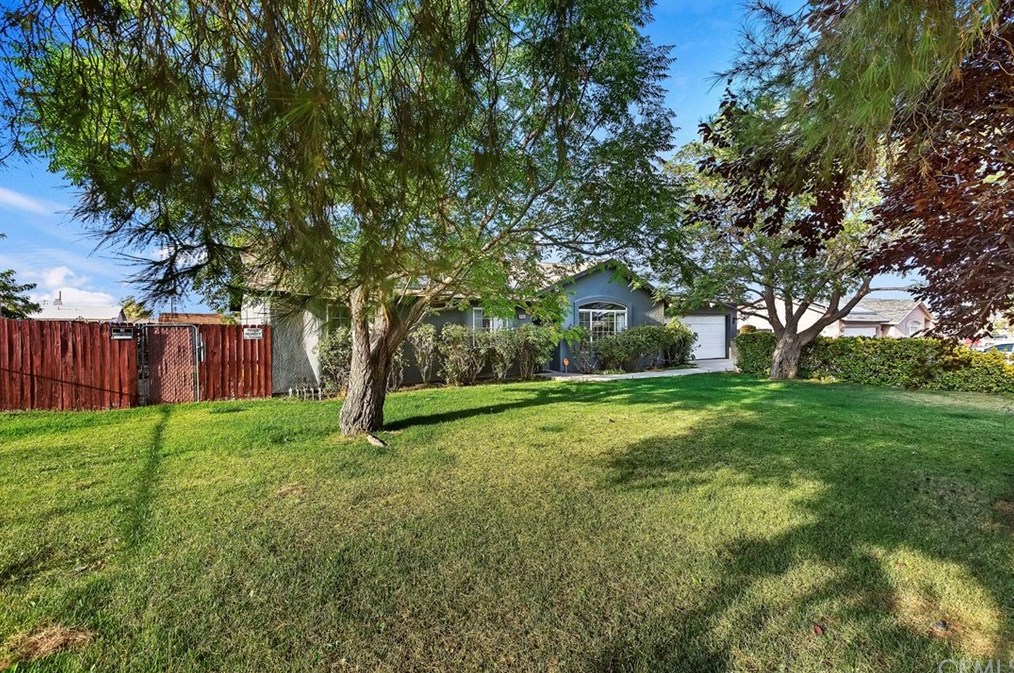 18392 Westlawn St, Hesperia, CA 92345-6923