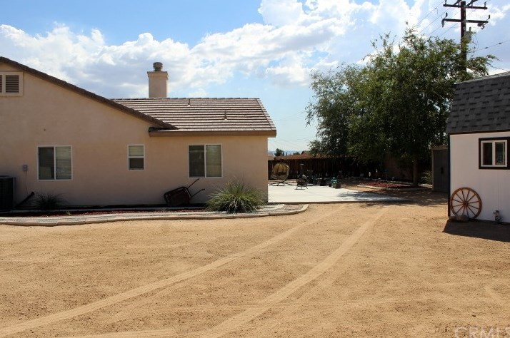 13206 Perignon Pl, Apple Valley CA  92308-5874 exterior