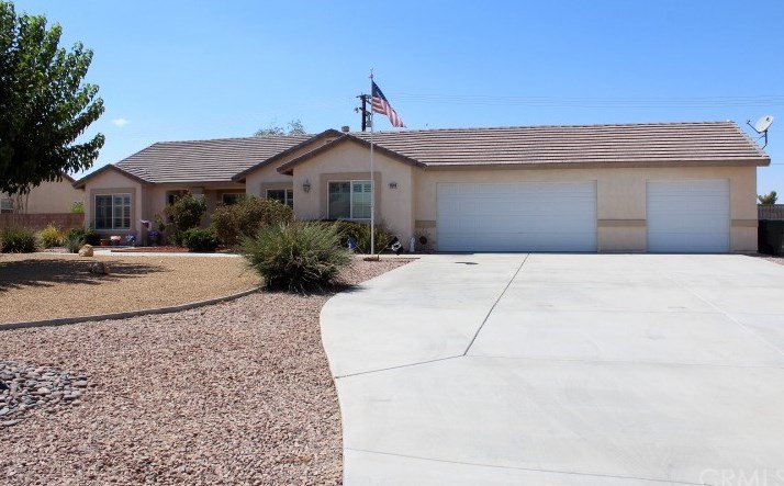 13206 Perignon Pl, Apple Valley CA  92308-5874 exterior