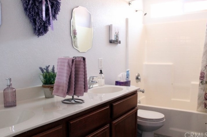 13206 Perignon Pl, Apple Valley CA  92308-5874 exterior