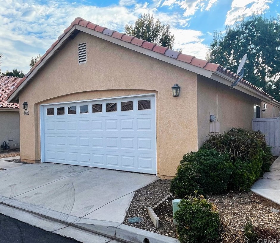 11560 Mountain Meadow Dr, Apple Valley, CA 92308-4929