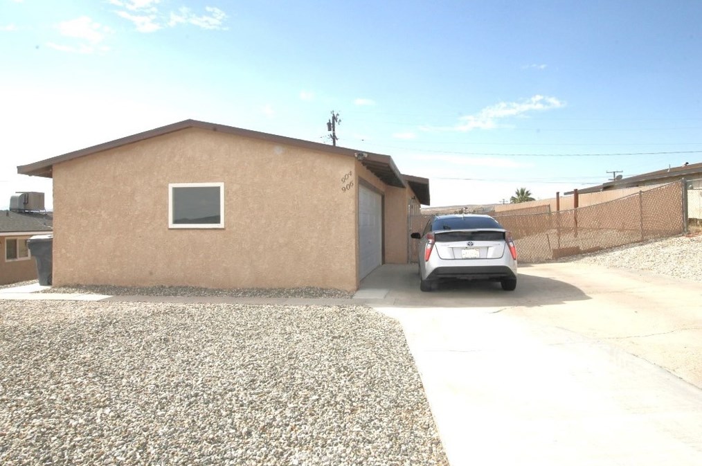 904 Navajo St, Barstow, CA 92311-4045