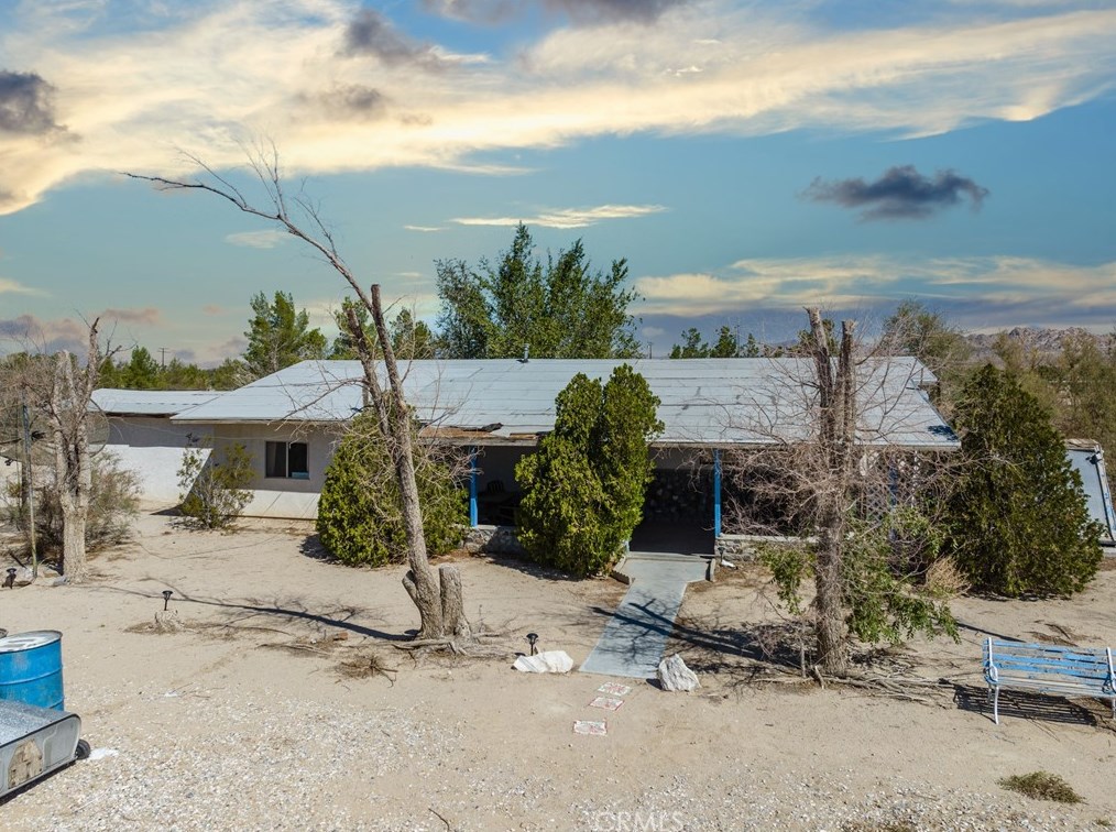 37531 East End Rd, Lucerne Valley, CA 92356