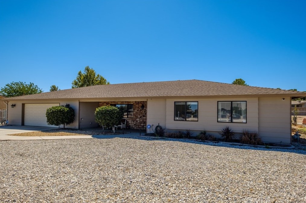 17989 Hinton St, Hesperia, CA 92345-6928