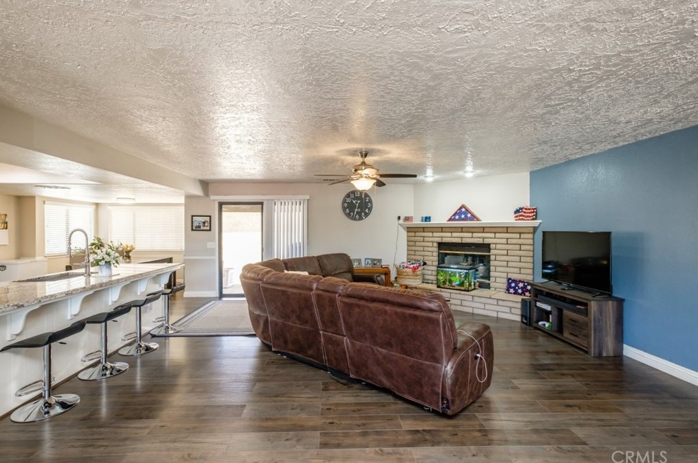 16263 Tude Rd, Apple Valley, CA 92307-1248