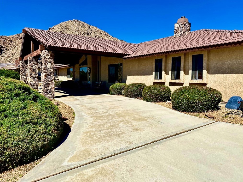 17021 Tiama Rd, Apple Valley, CA 92307-1162