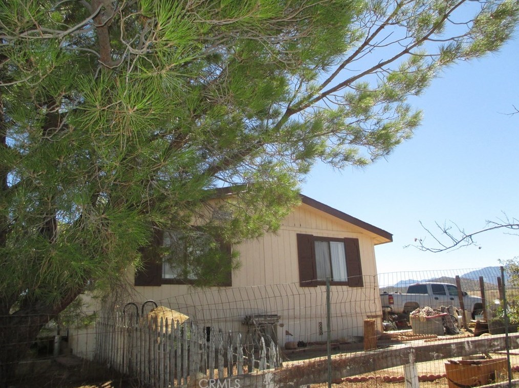 8078 Sonora Rd, Phelan, CA 92371-7021