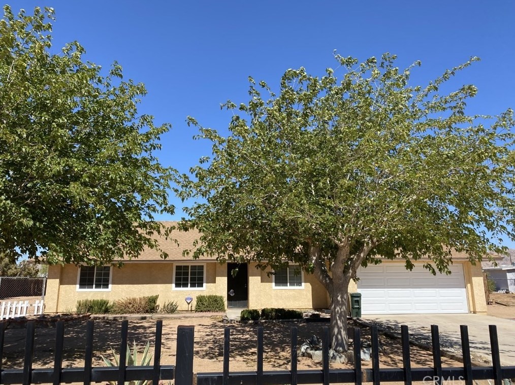 21858 Mohican Ave, Apple Valley, CA 92307-4016