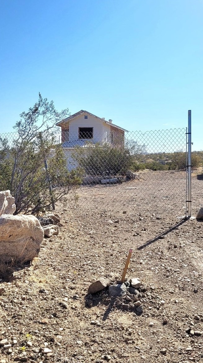 8255 Custer Ave, Lucerne Valley CA  92356-7252 exterior