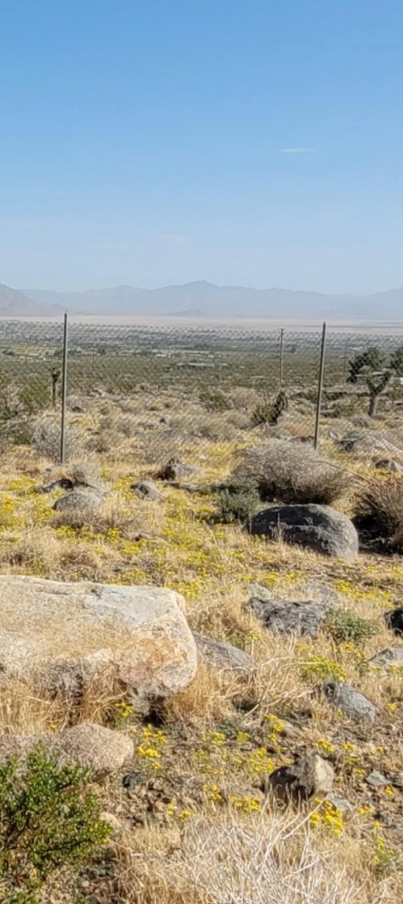 8255 Custer Ave, Lucerne Valley CA  92356-7252 exterior