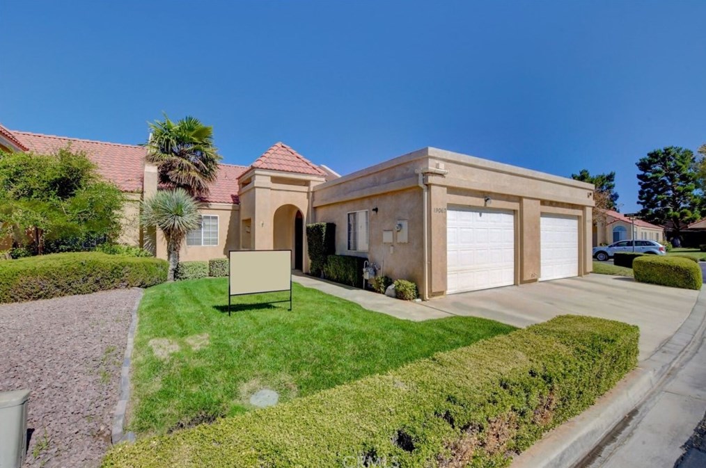 19062 Primrose Ln, Apple Valley, CA 92308-4942
