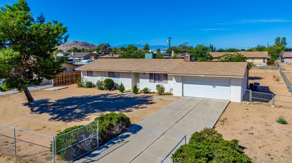 15544 Ute Rd, Apple Valley, CA 92307-3245