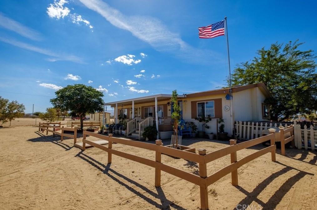 11484 Acanthus St, Phelan, CA 92371-7288