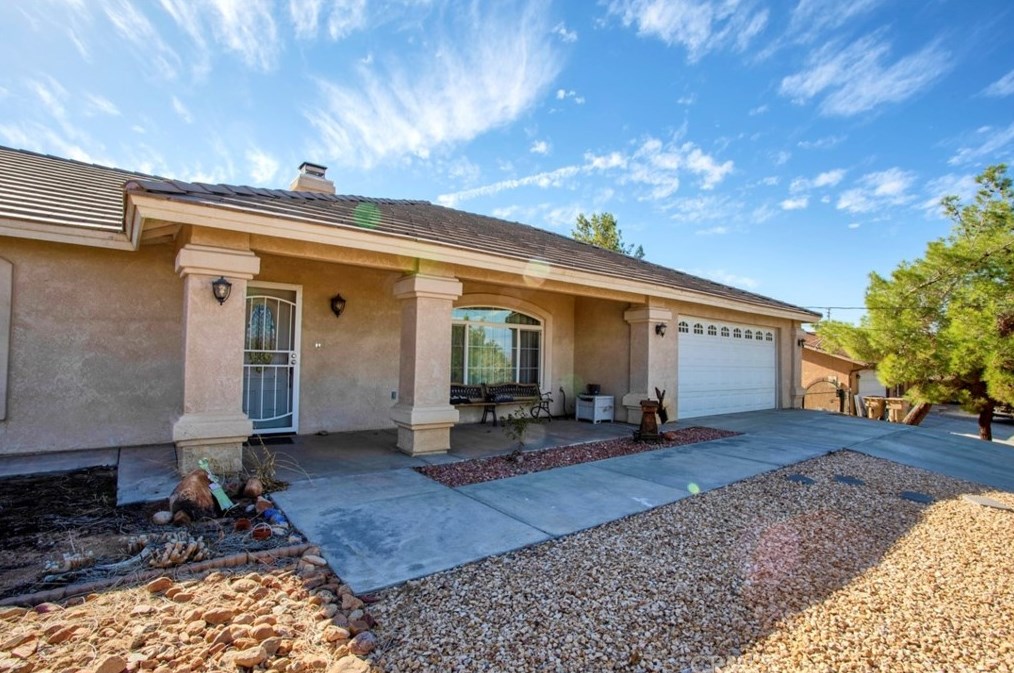8018 Lassen Ave, Hesperia, CA 92345-7525