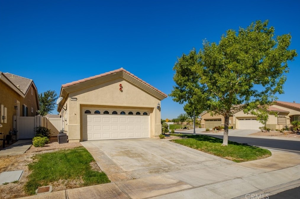 10492 Wilmington Ln, Apple Valley, CA 92308