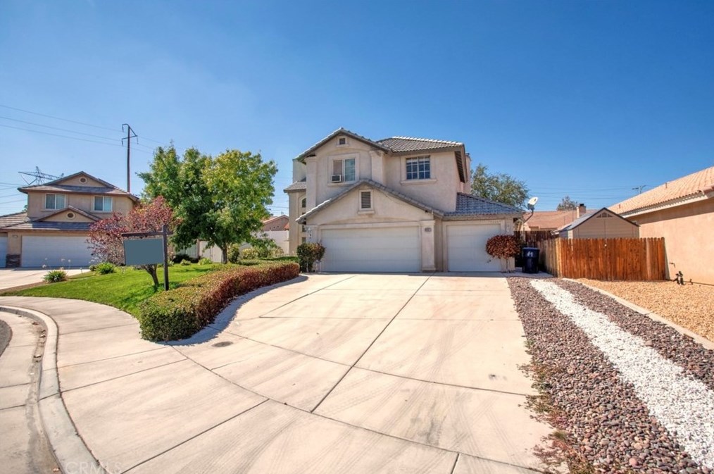 8932 Wedgewood Ct, Hesperia, CA 92344-8281