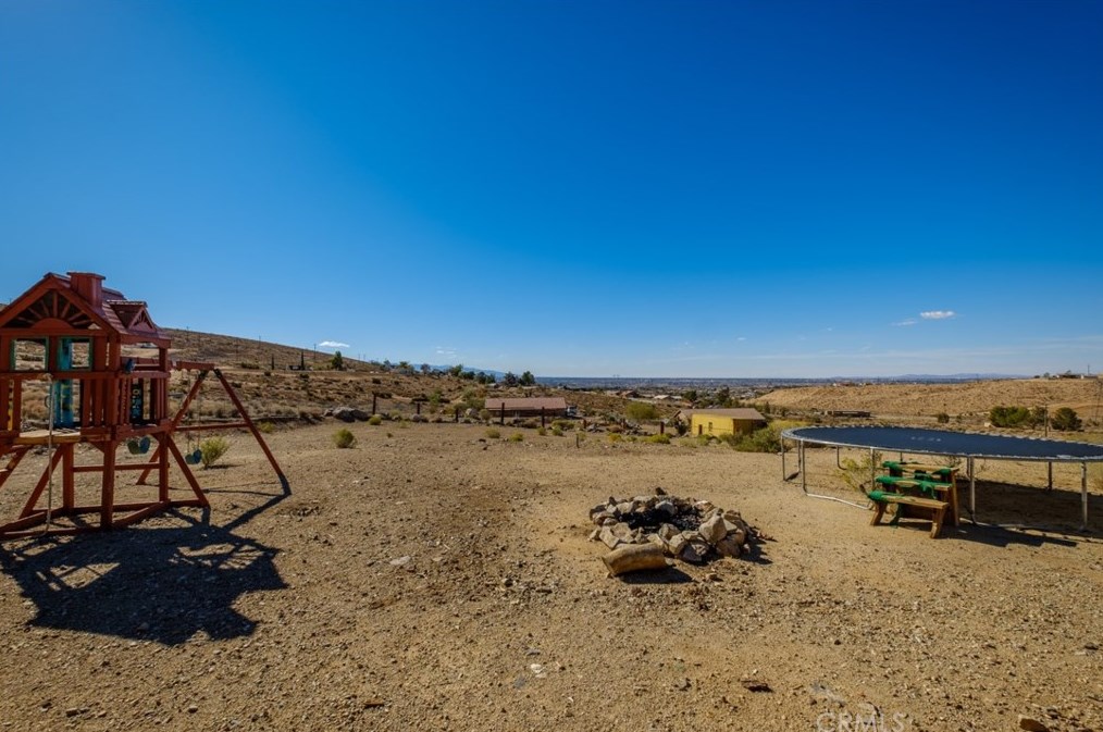 9166 Mesa Vista St, Apple Valley, CA 92308-8413