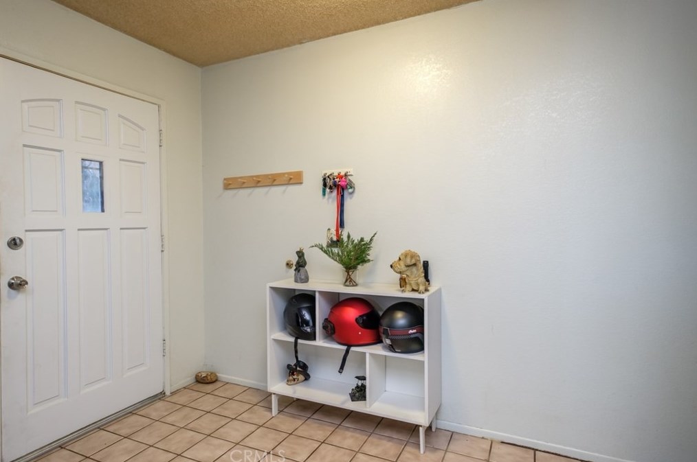 18534 Yucca St, Hesperia, CA 92345-6428