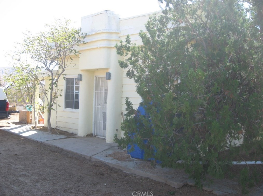 26719 Waalew Rd, Apple Valley, CA