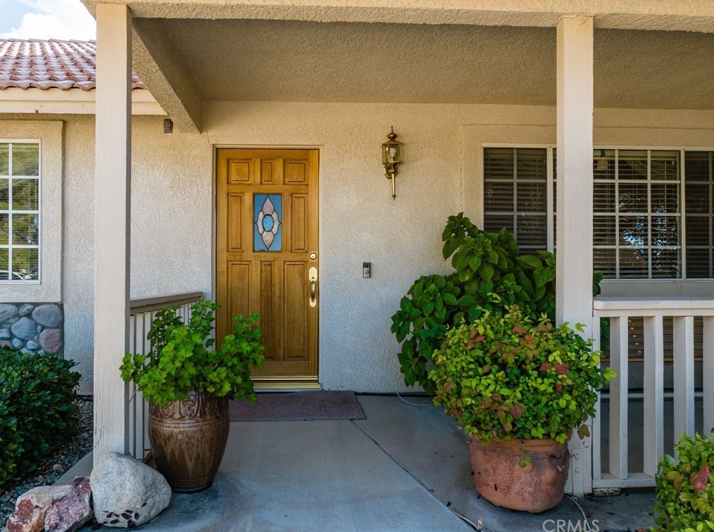 19845 Shoshonee Rd, Apple Valley, CA 92307-5554