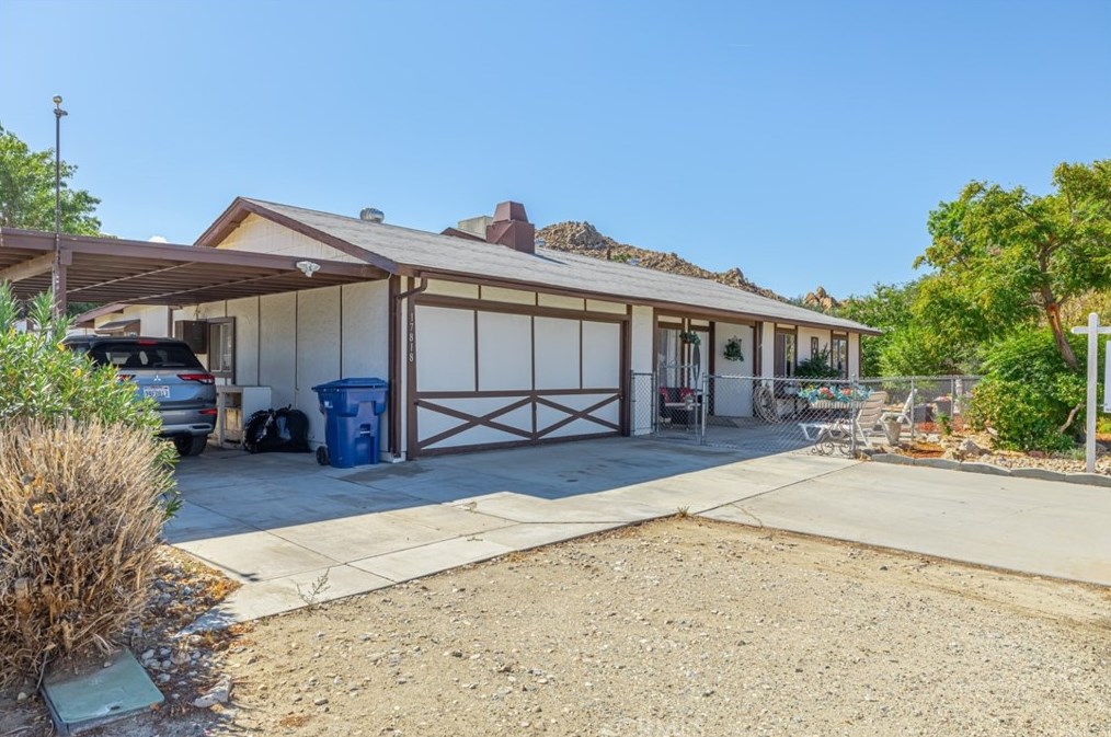 17818 Lakespring Ave, Palmdale, CA 93591-3305