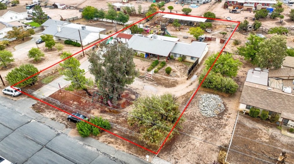 7461 Oakwood Ave, Hesperia CA  92345-4145 exterior