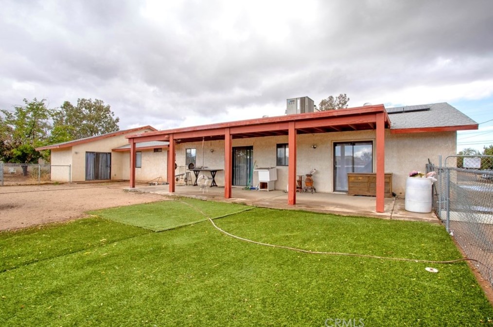 7461 Oakwood Ave, Hesperia CA  92345-4145 exterior