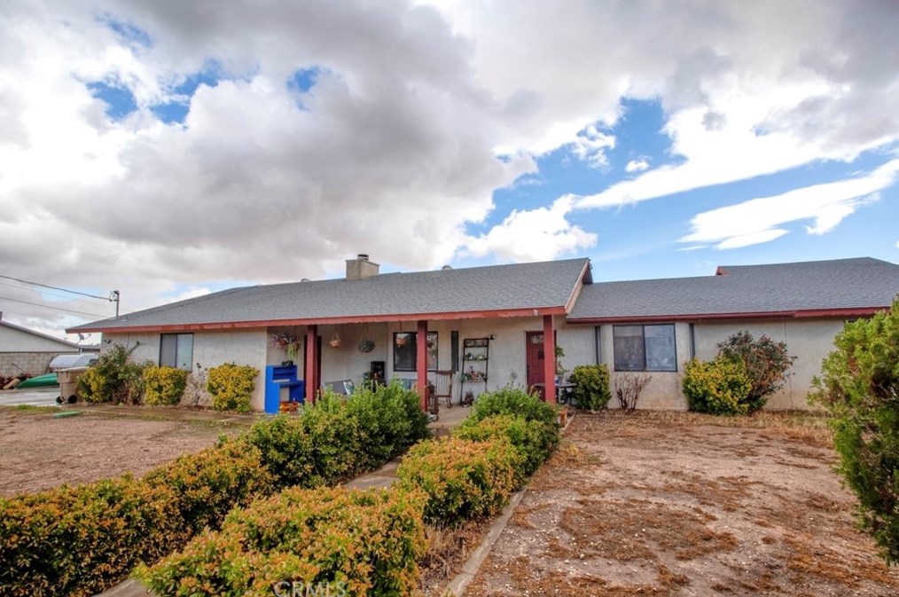 7461 Oakwood Ave, Hesperia CA  92345-4145 exterior