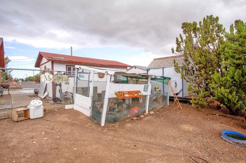 7461 Oakwood Ave, Hesperia CA  92345-4145 exterior