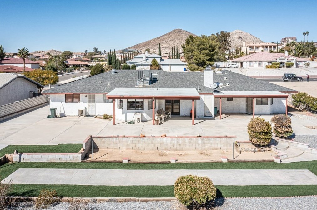 16391 Kamana Rd, Apple Valley, CA 92307-1332
