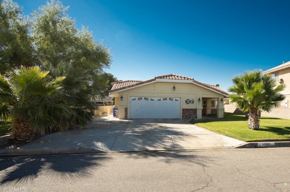 14363 Ironsides Ln, Helendale, CA 92342