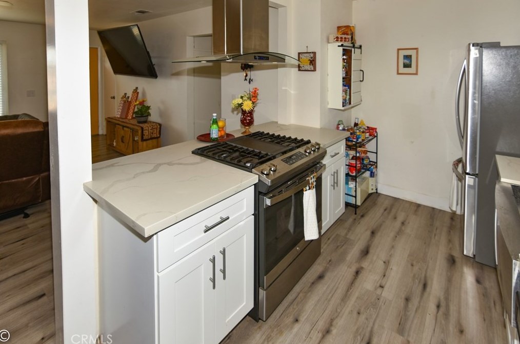 14731 Pawnee Rd, Apple Valley CA  92307-4028 exterior