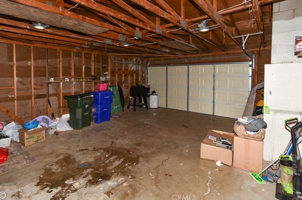 14731 Pawnee Rd, Apple Valley CA  92307-4028 exterior