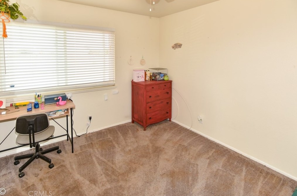 14731 Pawnee Rd, Apple Valley CA  92307-4028 exterior