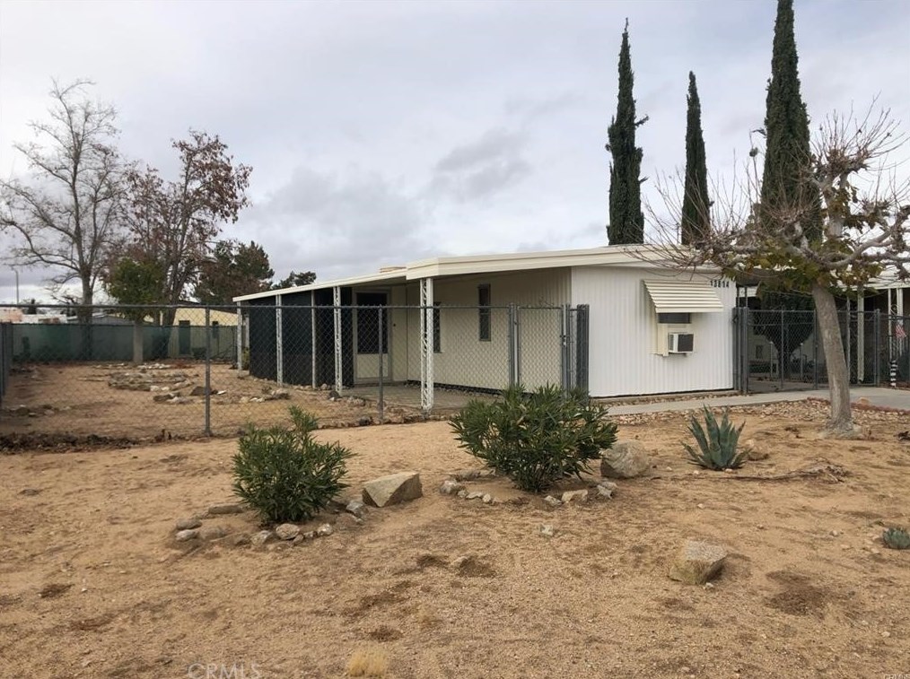 13814 Victoria Dr, Victorville, CA 92395