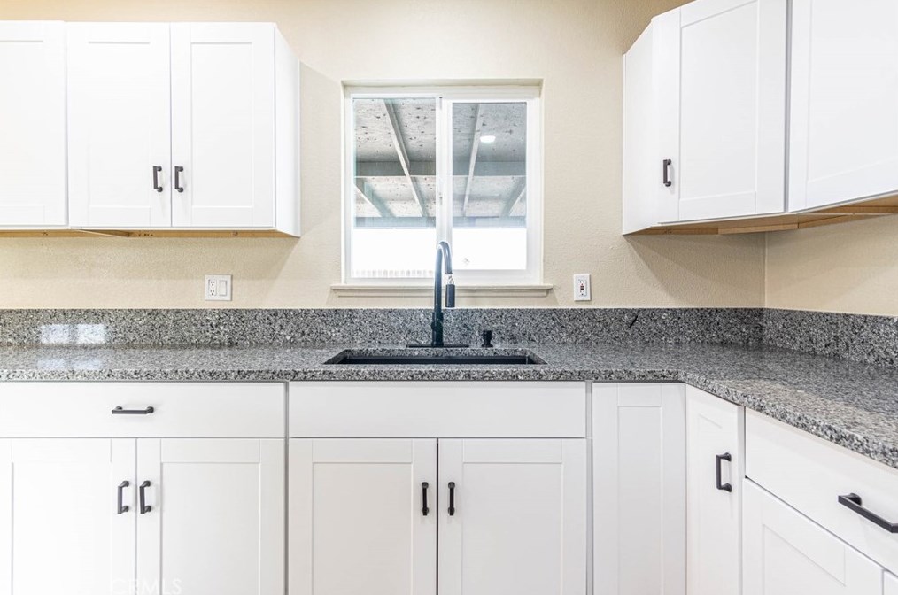 1701 Paloma St, Barstow CA  92311-5616 exterior