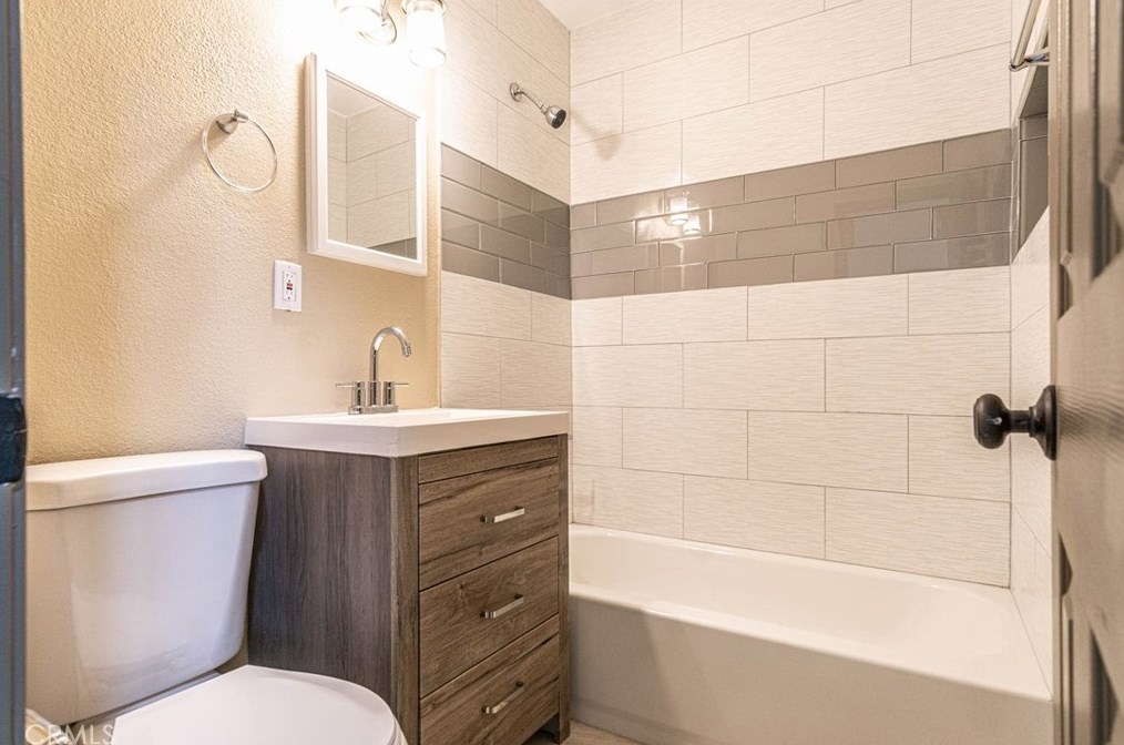 1701 Paloma St, Barstow CA  92311-5616 exterior