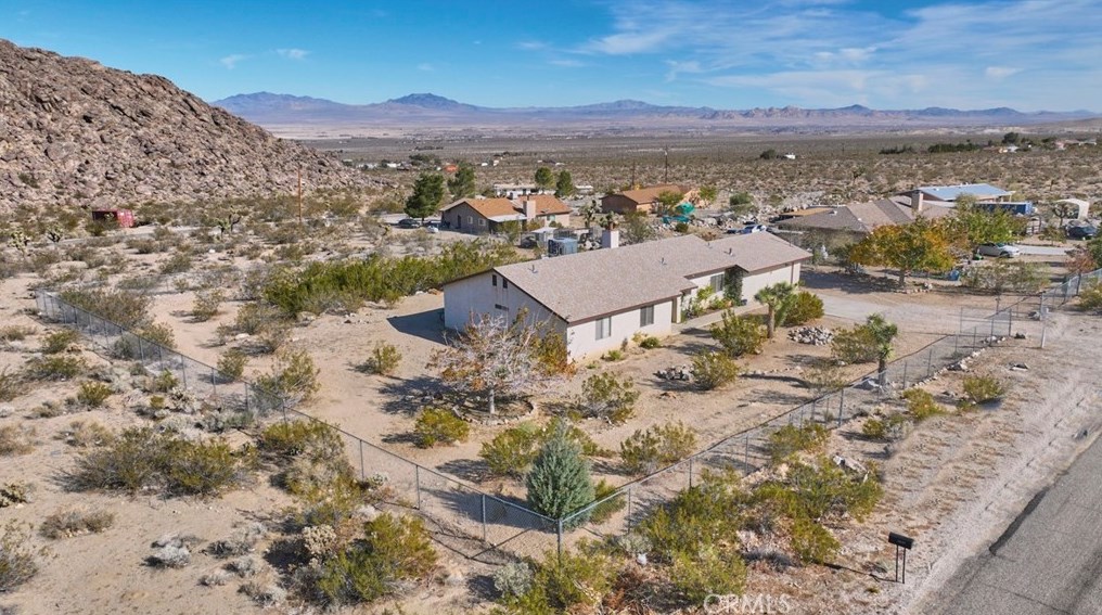 32232 Topaz Rd, Lucerne Valley CA  92356-8563 exterior